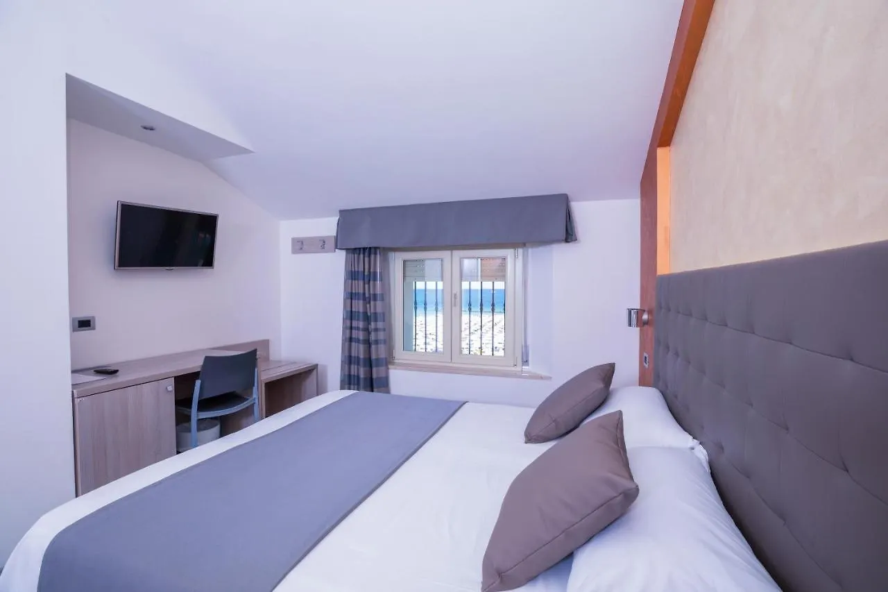 Hotel Gabbiano Римини
